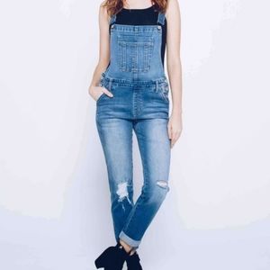 Kancan Cleo-Allie Distressed Overalls size Medium